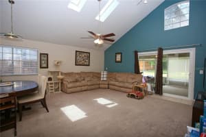 1111 Summer Lakes Dr, Orlando, FL 32835, Sold 06/28/22
