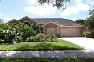 885 KENSINGTON GARDENS CT, OVIEDO, FL 32765 Sold 08/01/22
