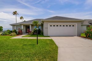 7447 BEAUMONT DR, LAKELAND, FL 33810 Sold 11/10/22