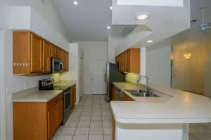 7447 BEAUMONT DR, LAKELAND, FL 33810 Sold 11/10/22