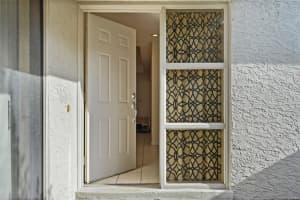8244 BREEZE COVE LN, ORLANDO, FL 32819 Sold 08/03/22