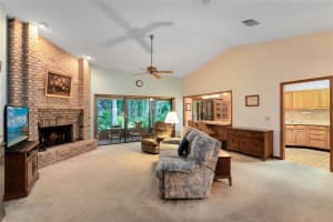 460 WHISPERING OAK LN, APOPKA, FL 32712 Sold 08/24/22