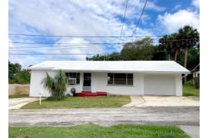 2347 MOCKINGBIRD HILL DR, APOPKA, FL 32703 Sold 10/28/22