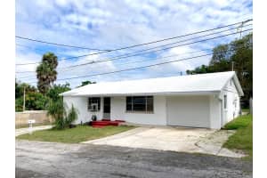 2347 MOCKINGBIRD HILL DR, APOPKA, FL 32703 Sold 10/28/22