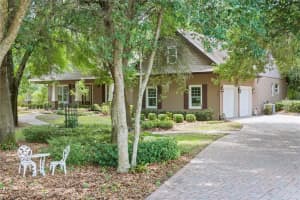 27051 MOSS VIEW DR, TAVARES, FL 32778 Sold 07/11/22