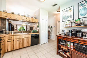 830 Maple Forest Dr, Orlando, FL 32825, Sold 07/08/22
