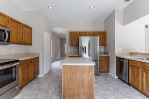 90 KNIGHTS HOLLOW DR, APOPKA, FL 32712 Sold 11/17/22