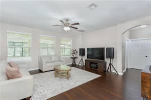 1978 MEADOW CREST DR, APOPKA, FL 32712 Sold 11/04/22