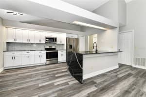 441 COUNTRY WOOD CIR, LAKE MARY, FL 32746 Sold 08/17/22