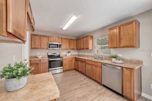 924 WINDROSE DRIVE, ORLANDO, FL 32824 Sold 02/17/23