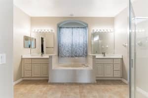 13332 OLD DOCK RD, ORLANDO, FL 32828 Sold 09/02/22