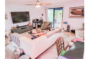 7916 PINEAPPLE DR, ORLANDO, FL 32835 Sold 10/06/22