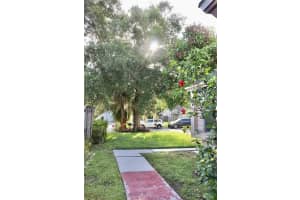 2109 CHURCHILL DOWNS CIR, ORLANDO, FL 32825 Sold 08/17/22