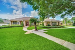 2118 WHITFIELD LN, ORLANDO, FL 32835 Sold 09/12/22