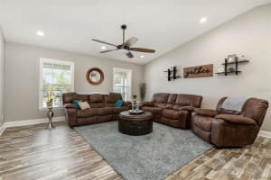 132 BENTLEY OAKS BLVD, AUBURNDALE, FL 33823 Sold 09/26/22