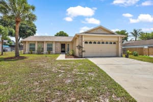 2204 CLEMENTINE TRL, CLERMONT, FL 34714 Sold 07/29/22