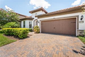 10778 CITRON OAKS DR, ORLANDO, FL 32836 Sold 02/27/23