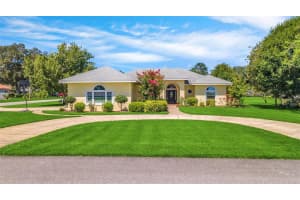 330 HAMILTON SHORES DR NE, WINTER HAVEN, FL 33881 Sold 08/15/22