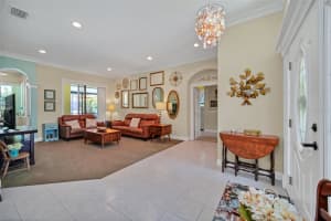 330 HAMILTON SHORES DR NE, WINTER HAVEN, FL 33881 Sold 08/15/22