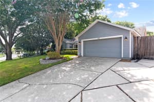 302 LAKE DOE BLVD, APOPKA, FL 32703 Sold 09/01/22
