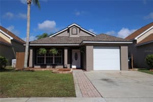 2433 WOODS EDGE CIR, ORLANDO, FL 32817 Sold 08/03/22