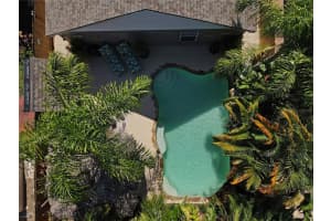 2433 WOODS EDGE CIR, ORLANDO, FL 32817 Sold 08/03/22