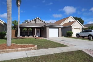 2433 WOODS EDGE CIR, ORLANDO, FL 32817 Sold 08/03/22