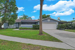 525 EASTPORT DR, LONGWOOD, FL 32750 Sold 08/22/22