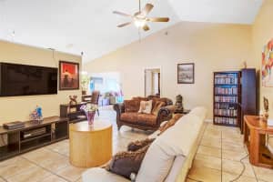1988 FRENZEL DR, APOPKA, FL 32703 Sold 07/29/22