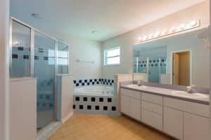 336 PINEWOOD DR, DAVENPORT, FL 33896 Sold 05/17/23