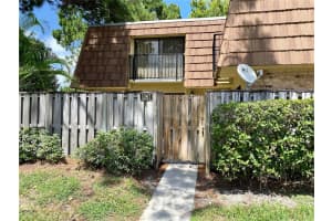 5267 BROOK CT #252, ORLANDO, FL 32811 Sold 08/19/22