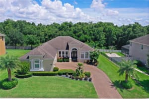 2057 MISTY GLEN DR, APOPKA, FL 32712 Sold 10/05/22