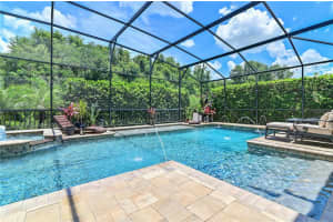 2057 MISTY GLEN DR, APOPKA, FL 32712 Sold 10/05/22