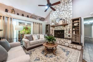 408 BURNT TREE LN, APOPKA, FL 32712 Sold 09/12/22