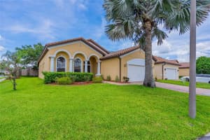 403 VILLA SORRENTO CIR, HAINES CITY, FL 33844 Sold 09/21/22