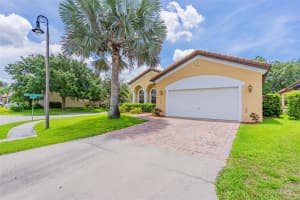 403 VILLA SORRENTO CIR, HAINES CITY, FL 33844 Sold 09/21/22