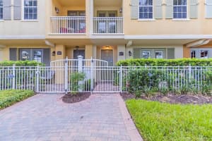 617 PIGEON LN, LAKE MARY, FL 32746 Sold 09/30/22