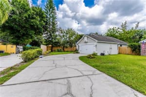 381 RIVER CHASE DR, ORLANDO, FL 32807 Sold 08/29/22