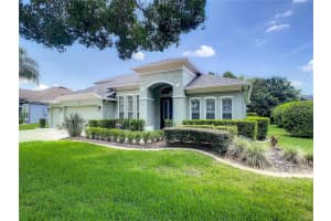2704 ALOMA OAKS DR, OVIEDO, FL 32765 Sold 08/25/22