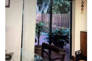 884 SPRINGDALE CIR, PALM SPRINGS, FL 33461 Sold 03/23/23