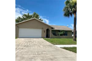 2709 CAMOMILE DR, ORLANDO, FL 32837 Sold 08/18/22