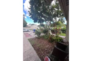 1221 S PARK AVE, WINTER GARDEN, FL 34787 Sold 08/11/22