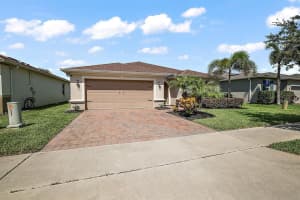 3225 BAYOU LN, TAVARES, FL 32778 Sold 11/15/22