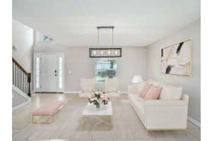 10018 CREEK BLUFF DR, RIVERVIEW, FL 33578 Sold 04/19/23