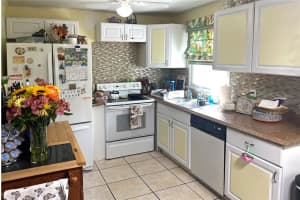 1208 LAKECREST DR, APOPKA, FL 32703 Sold 08/19/22