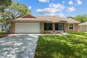 2607 AUTUMN LN, EUSTIS, FL 32726 Sold 10/03/22