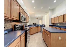 1860 PARKGLEN CIR, APOPKA, FL 32712 Sold 09/14/22