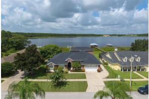 3724 BAYSHORE CIR, TAVARES, FL 32778 Sold 05/01/23