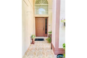 107 KNIGHTS HOLLOW DR, APOPKA, FL 32712 Sold 08/08/22