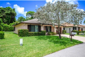 6335 TALL CYPRESS CIR, GREENACRES, FL 33463 Sold 10/31/22